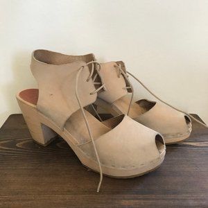 Bryr Clogs Nude Lace-up Peep toe 9, 39